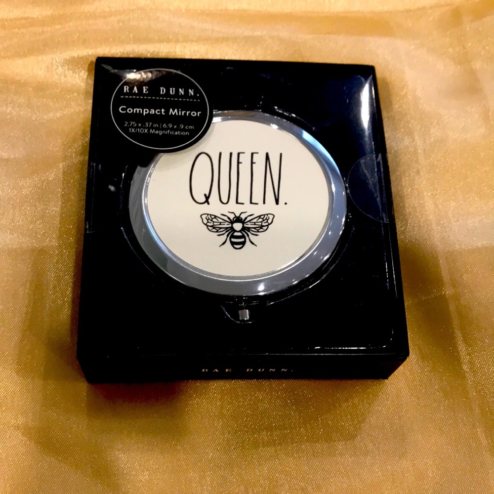 Compact “Queen” mirror 1 & x10 magnification